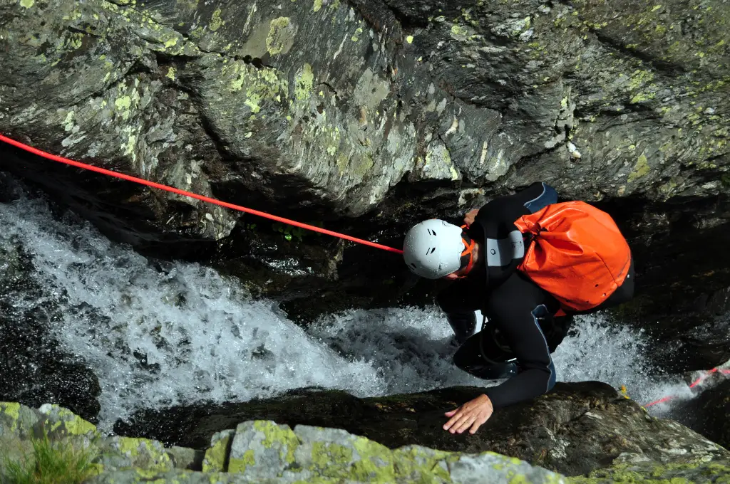  Coborâre Canion Capra - Aventura și Socializare