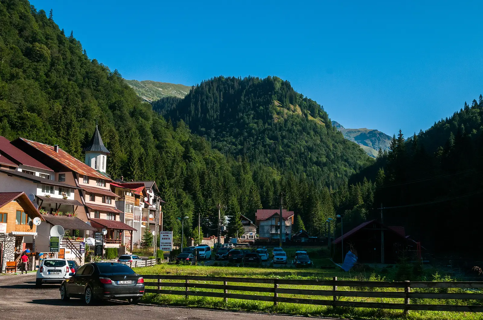  Pensiunea Piscul Negru, punctul de pornire pe traseu.