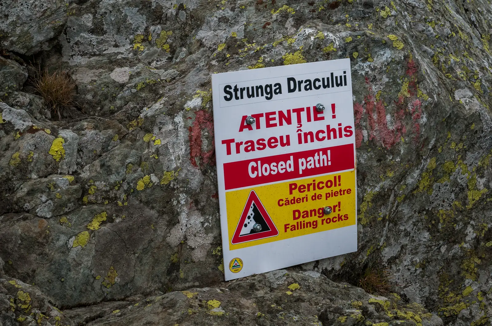  Strunga Dracului închisă definitiv din anul 2018.