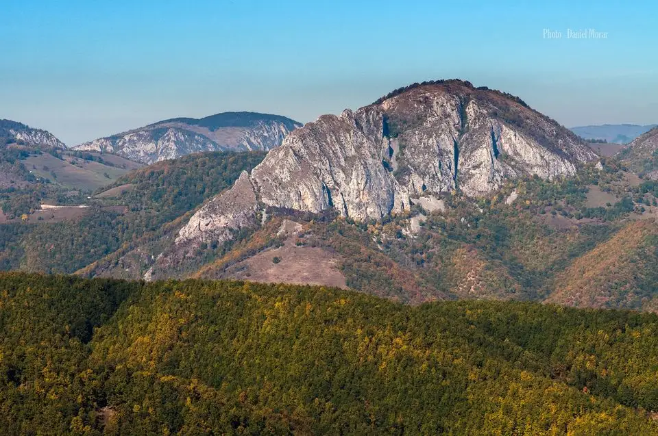 Piatra Cetii vazuta de pe Piatra Craivii - Daniel Morar