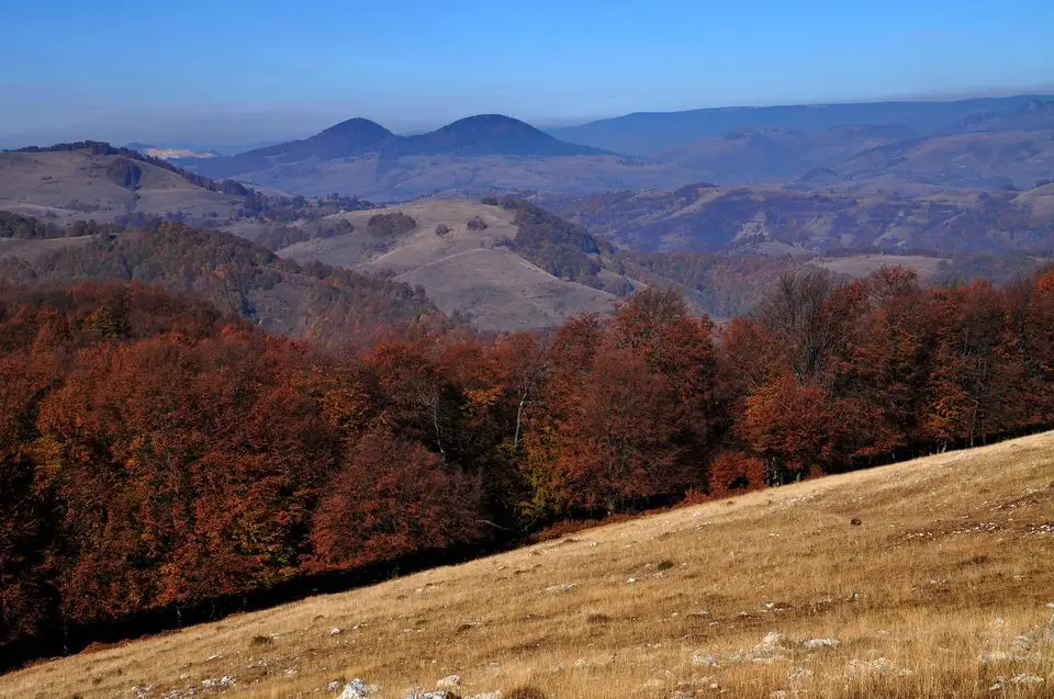  Varful Gemenele vazut de pe platoul Ciumerna - Daniel Morar