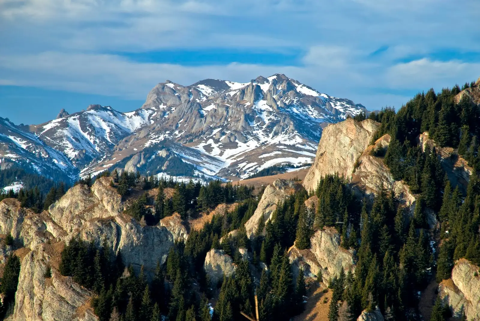  vedere spre Vf. Ciucas - Marian Poara - Banda Rosie