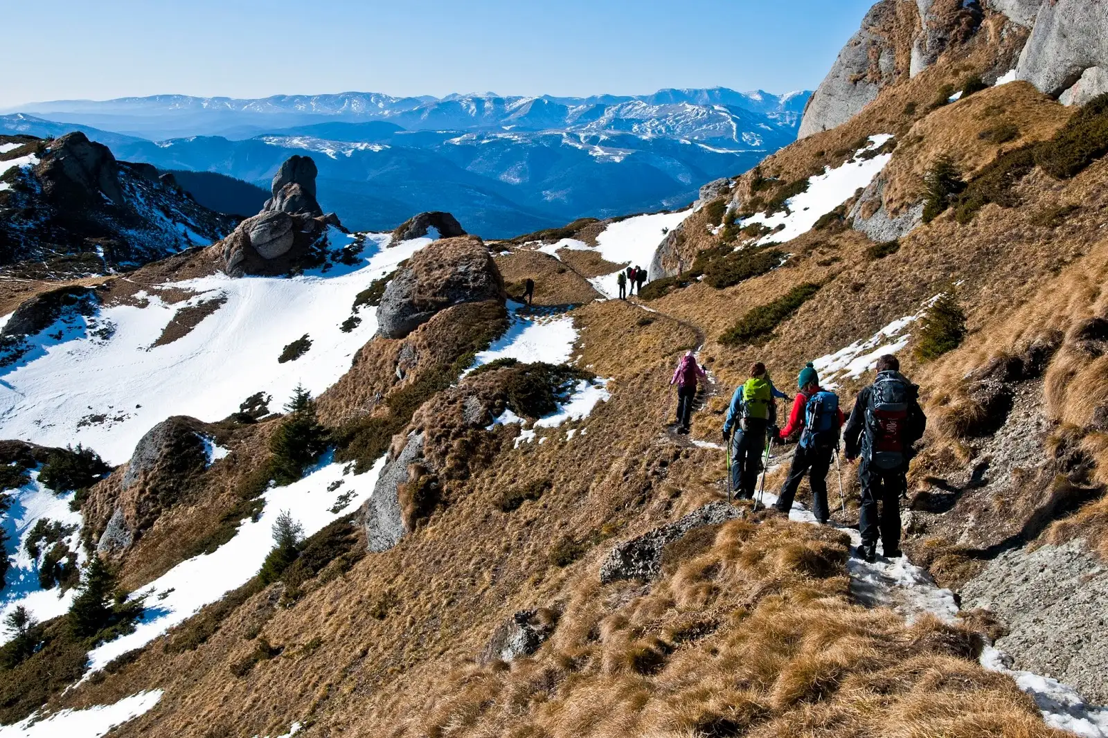  Pe culmea  Bratocea - Marian Poară - Banda Rosie