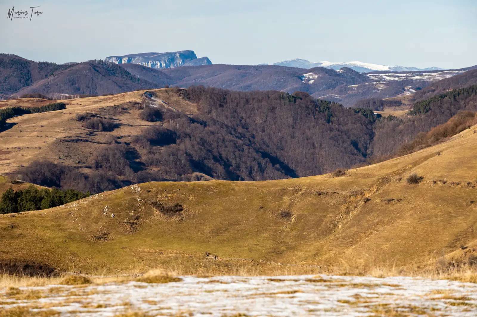  vedere spre Muntele Vulcan si Muntele Gaina - Marius Turc