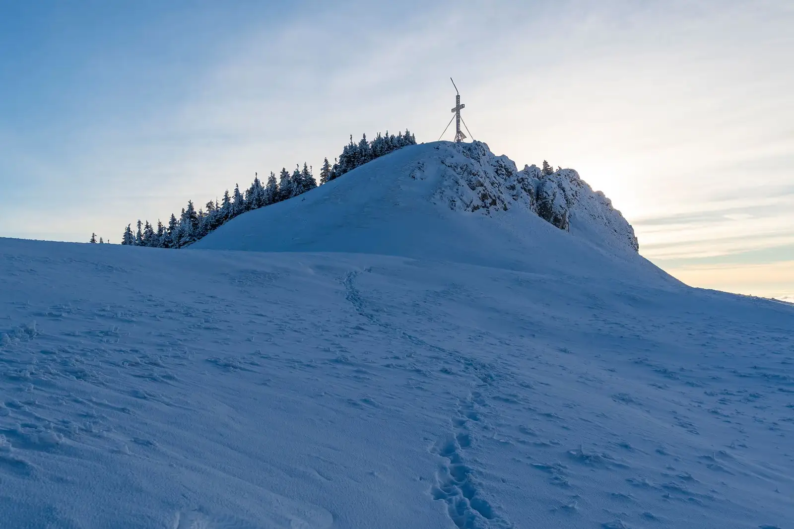  Sub Vârful Popii Rarăului - Andrei Pahomi