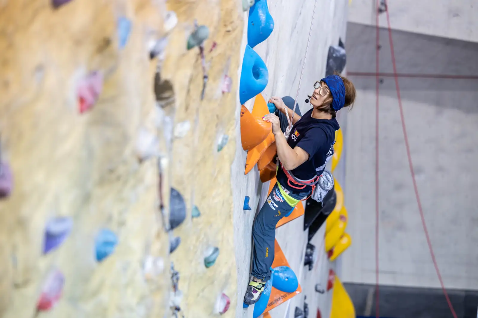  Cățărătoare cu deficiențe - Climb Again