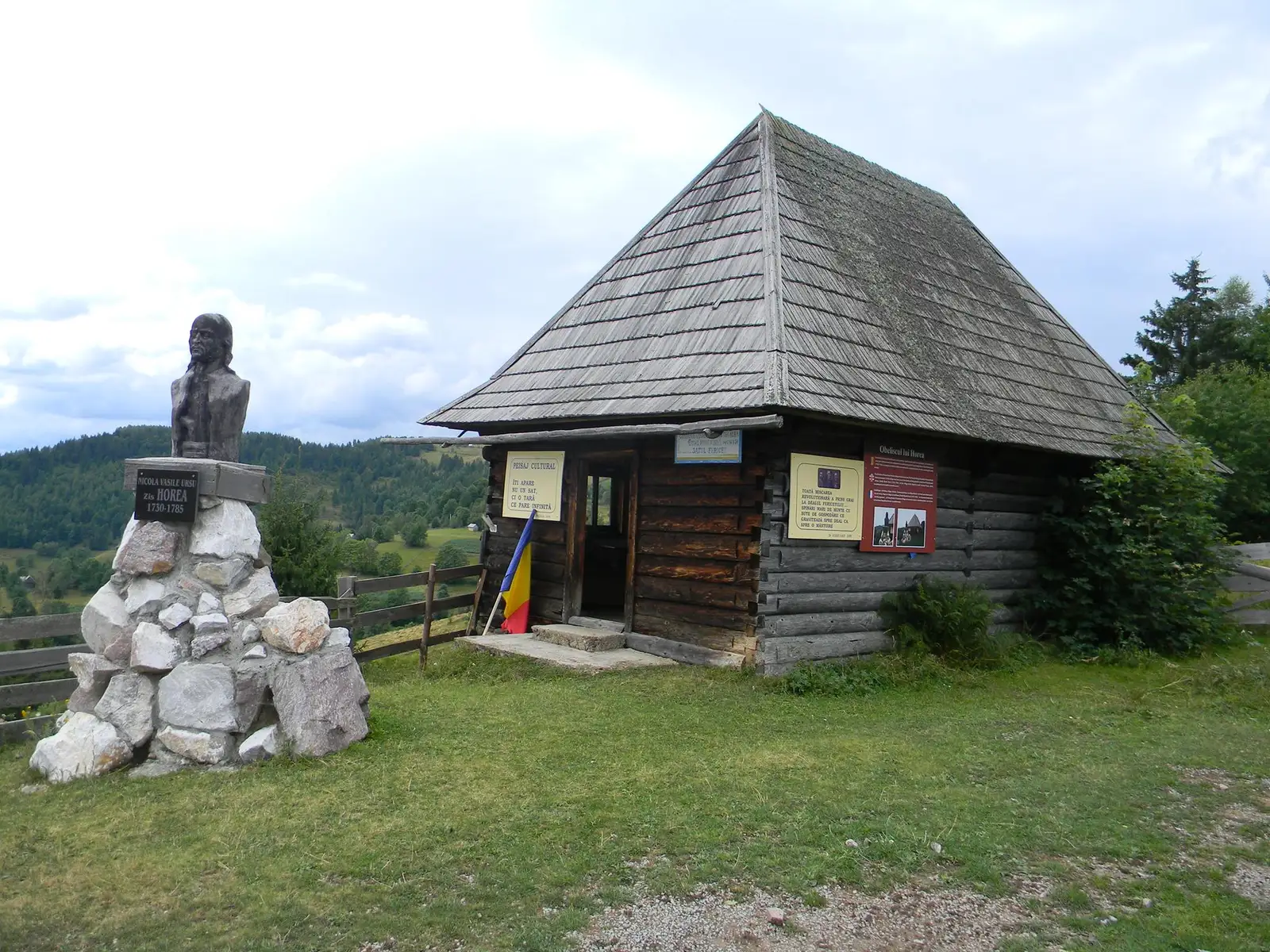  Casa  memoriala  Horea,satul Fericet - Anellise L Florian