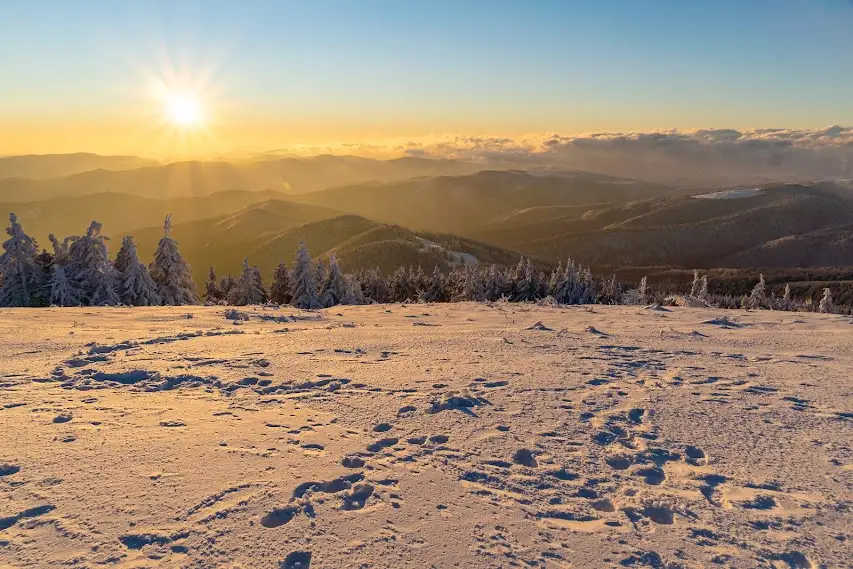 Rasarit pe Vf. Șandru Mare - Andrei Pahomi