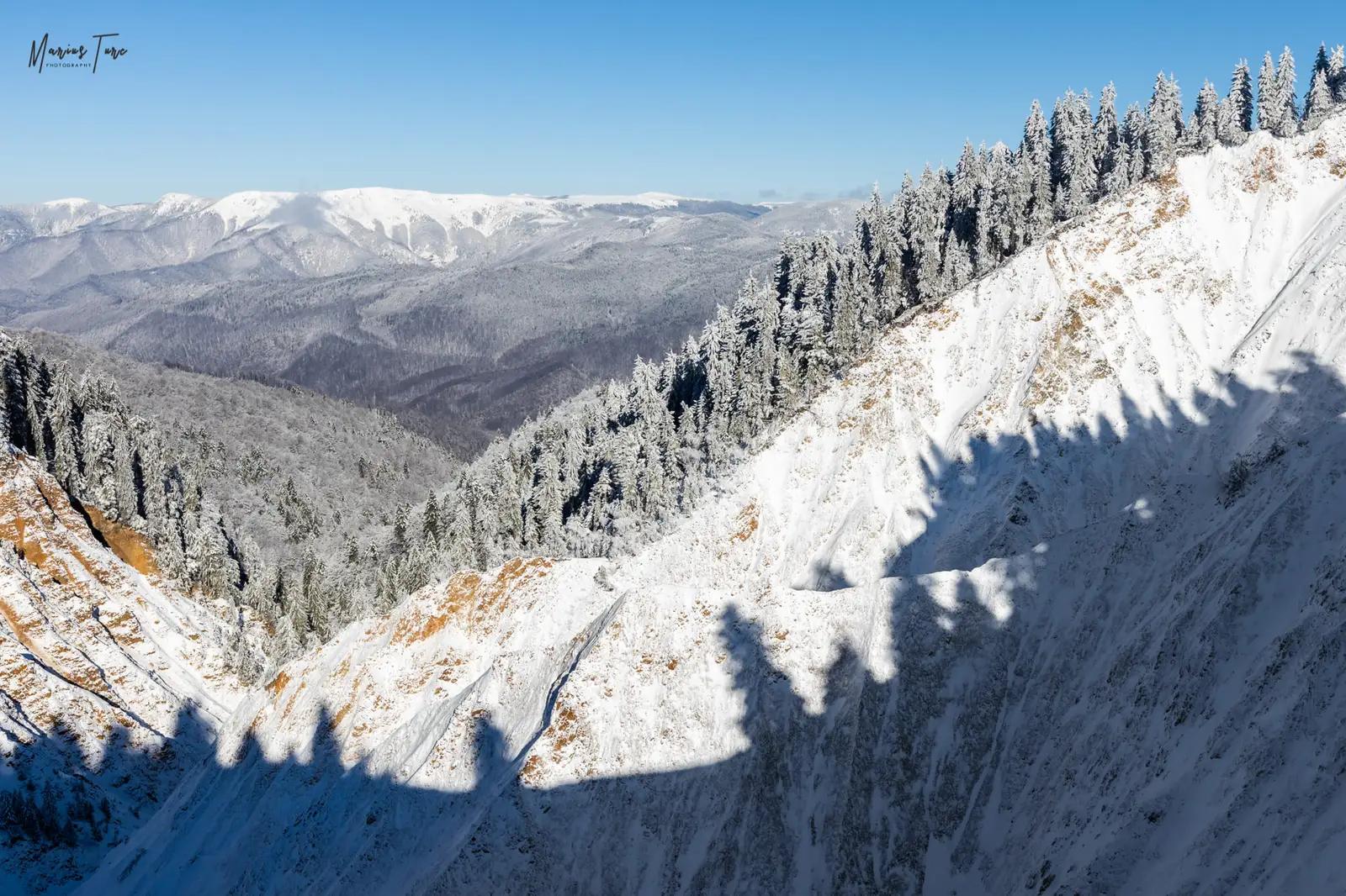  Culmea Carligate, vazuta de la Groapa Ruginoasa - Marius Turc