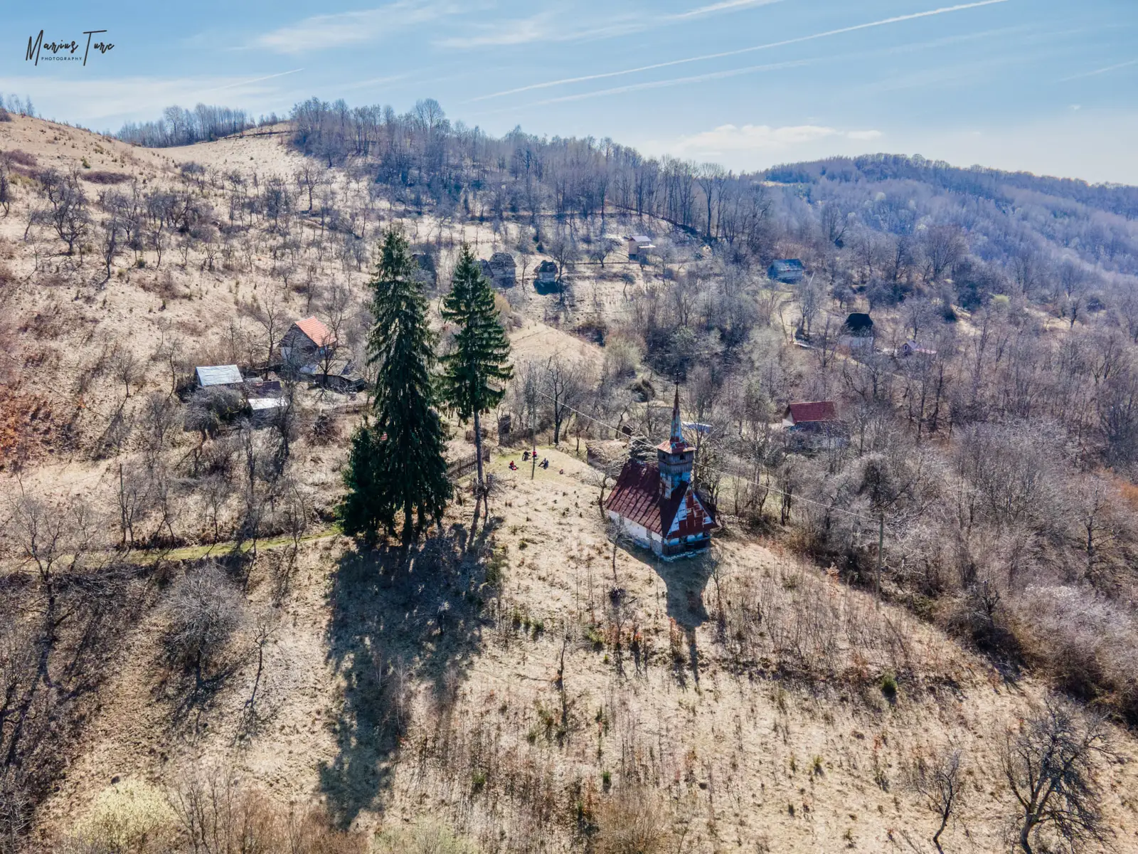  Biserica de lemn și cătunul Străuți - Marius Turc