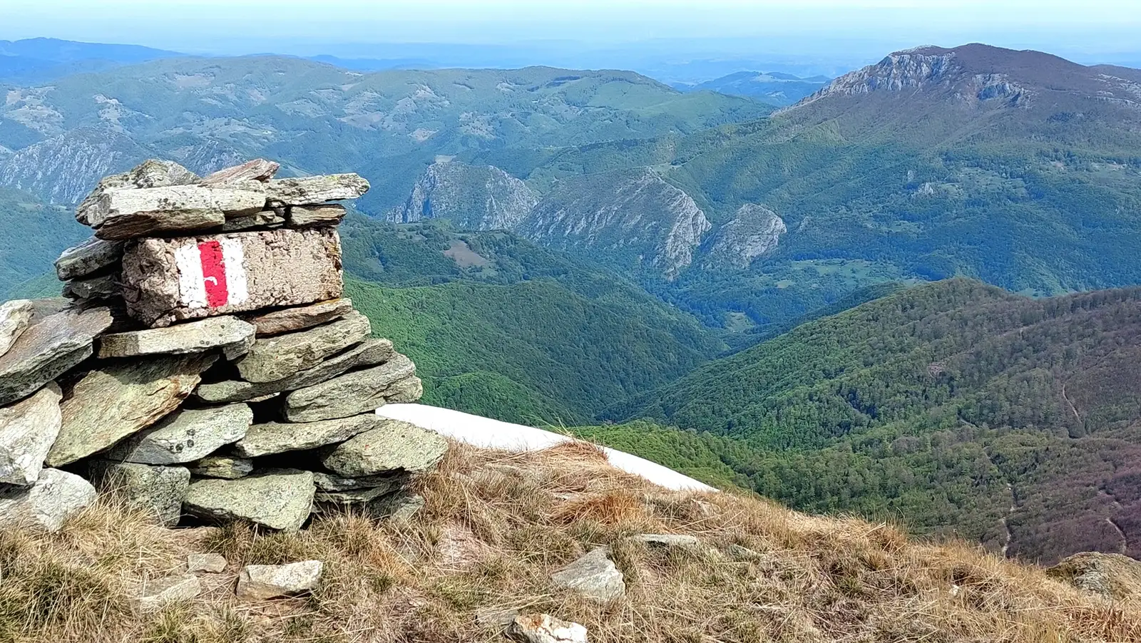  De pe Vlașcu până pe vf lui Stan, munții Mehedinți. - Sima Constantin