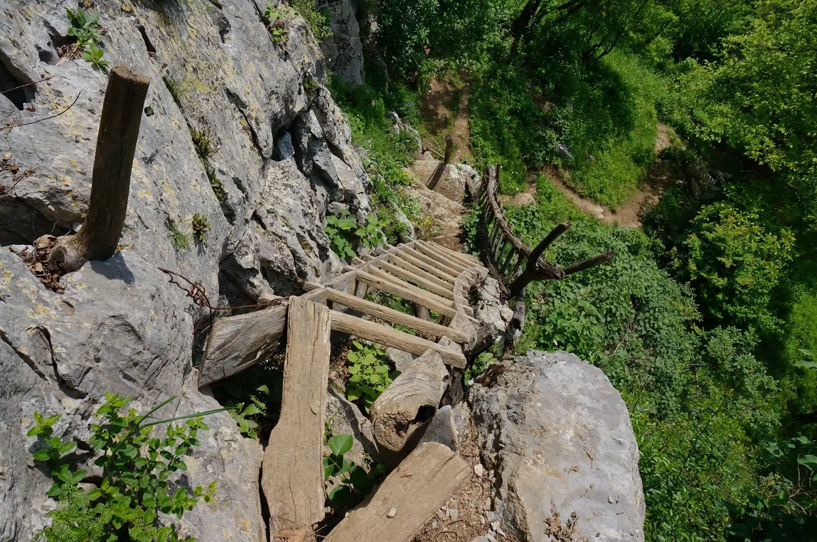  Urcarea spre Inelet - Adrian Vintila