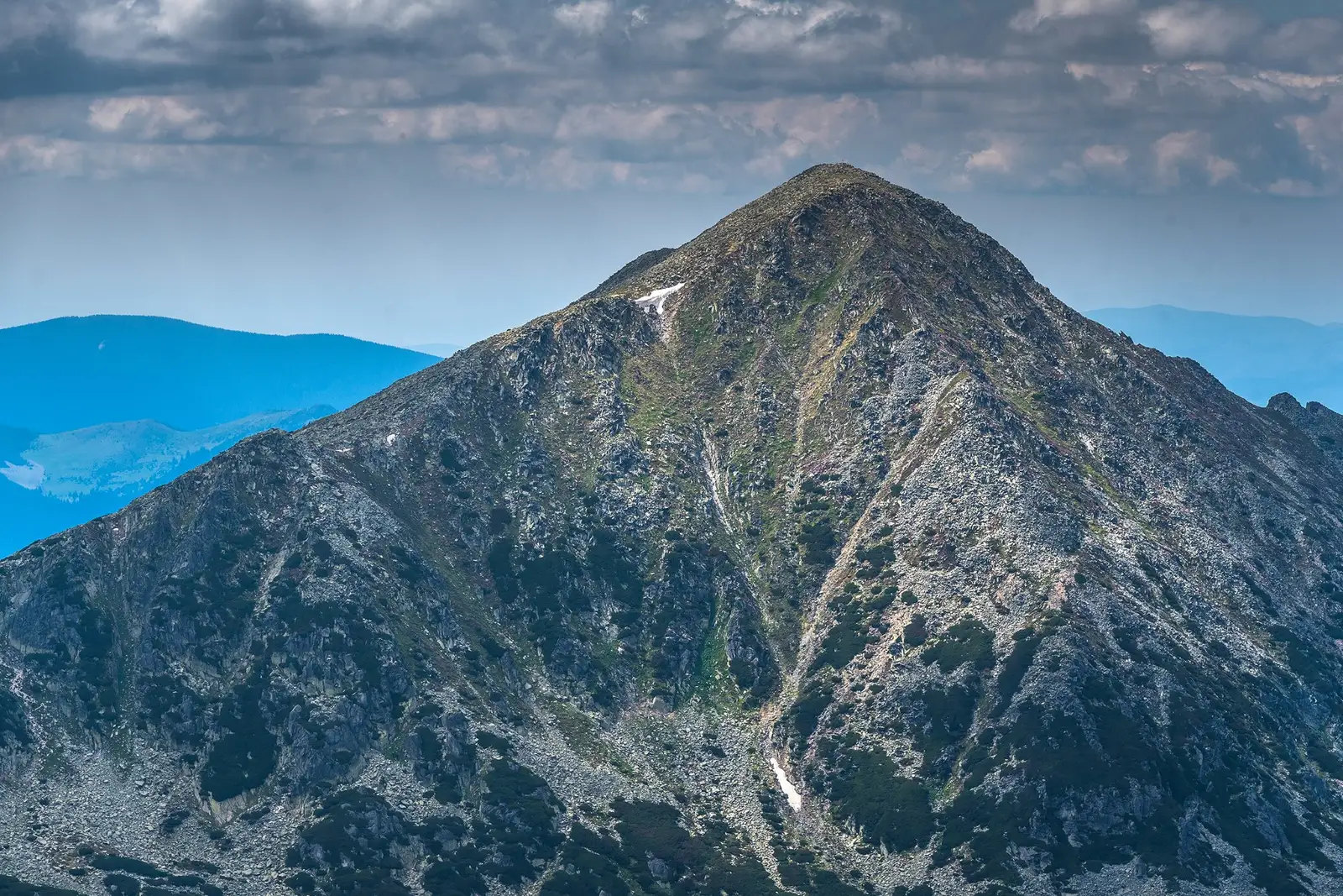  Vf. Retezat, văzut de pe Vf. Peleaga - Morar Daniel