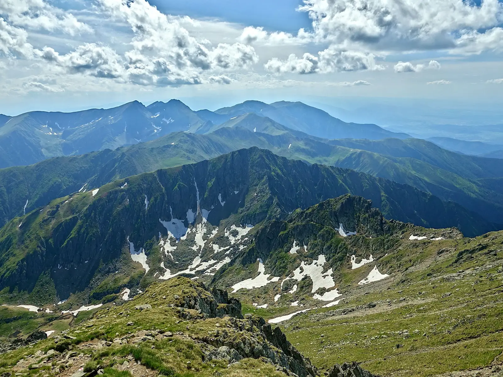  Varfurile Boia, Ciortea, Vîrtopul Rosu, Budislavu, Suru si Capul Surului, vazute de pe Negoiu - Marius Munteanu
