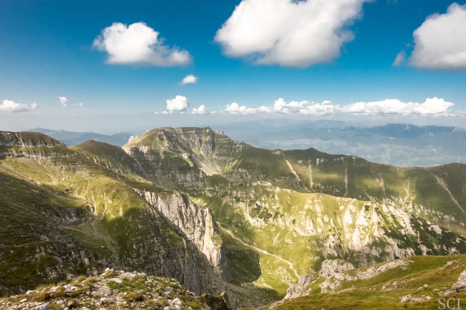  Din Bucșoiu, vedere spre Scara și căldarea superioară Mălăiești - Csaba-Ilie Silvesan