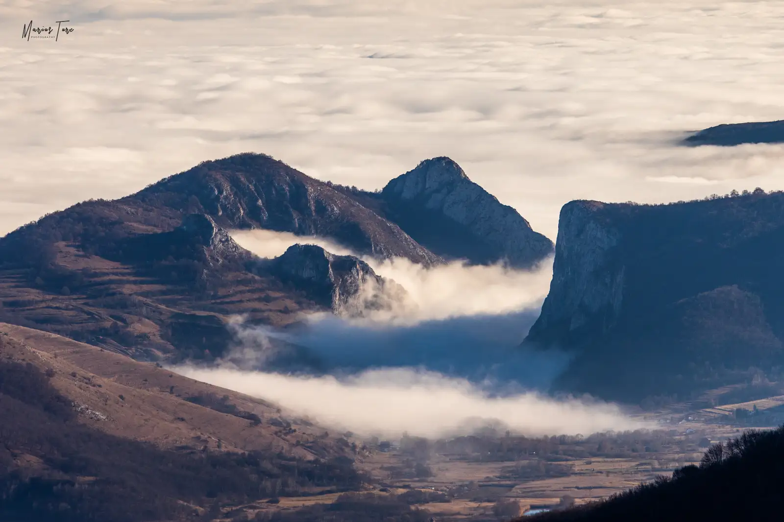  Cheile Valisoarei, văzute de pe Vf. Ugerului - Marius Turc