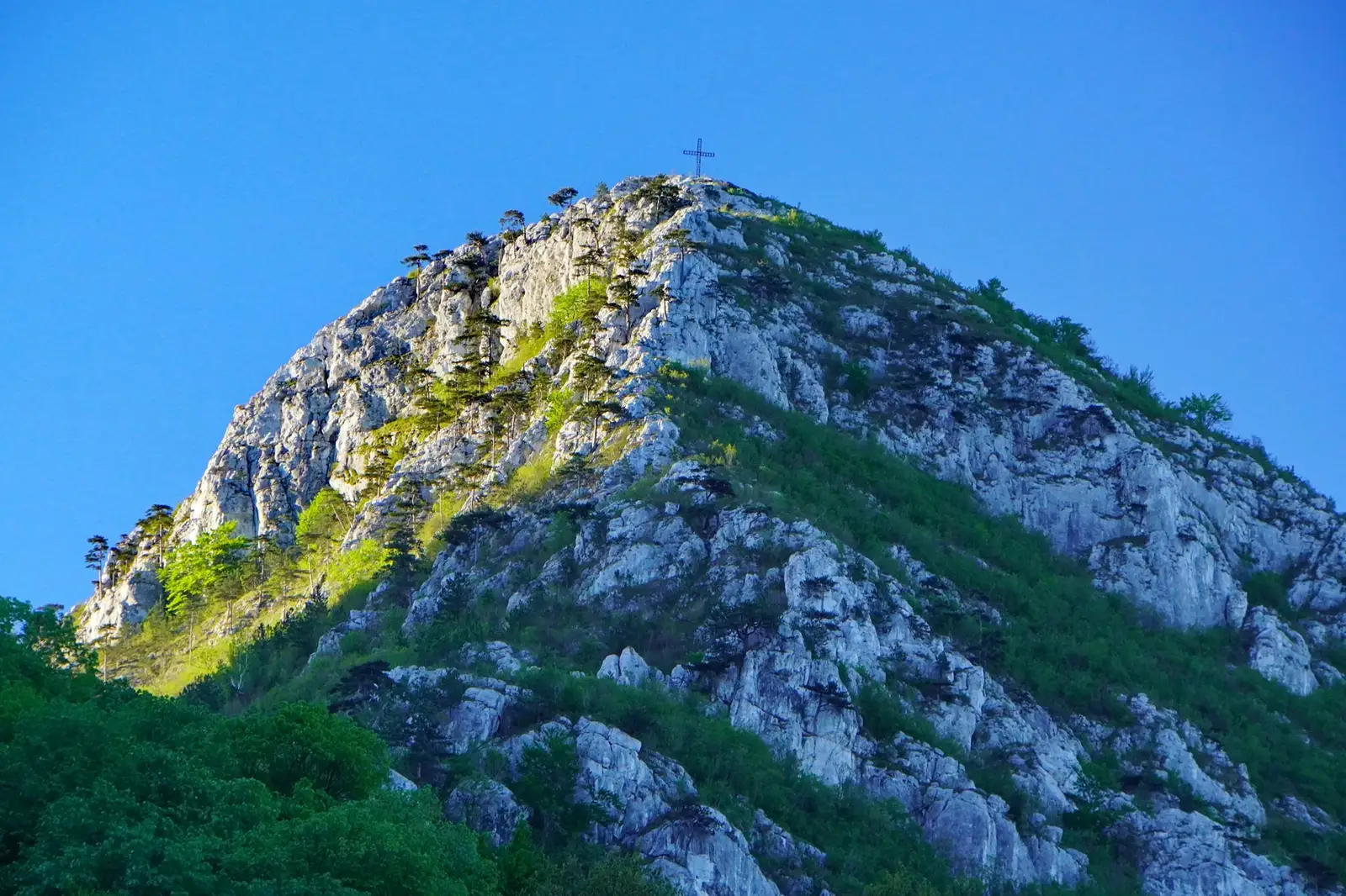  Vârful Colariu, munții Mehedinți - Adrian Vintila