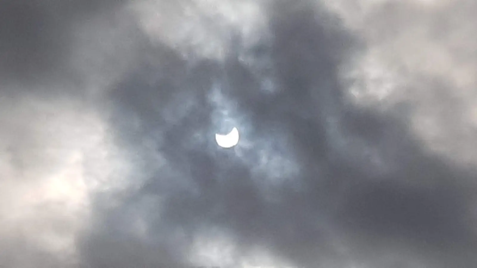  Eclipsa partiala de soare