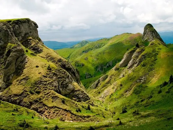 Băile Herculane (DN67D) în dreptul Hidrocentralei - Poiana Șaua Padina - Creasta Munţilor Mehedinţi