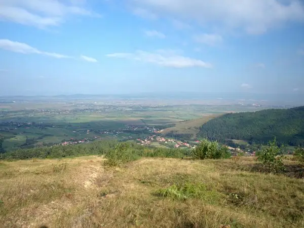 Biserica Ortodoxă Adormirea Maicii Domnului din Dobârlău - Culmea Pilişca (creasta NV) - Vârful Pilişca