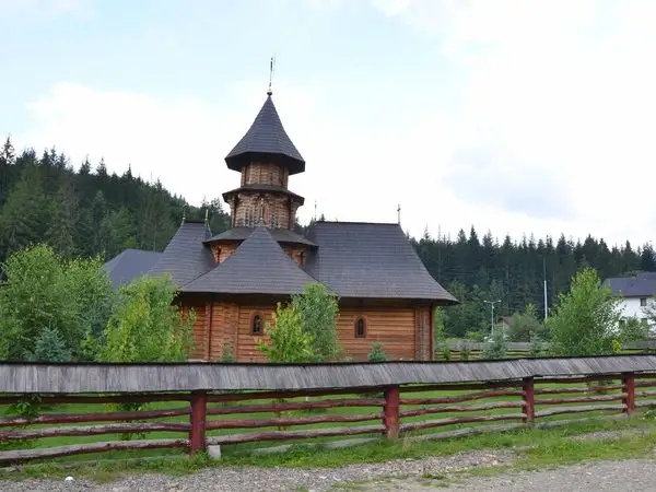 Vatra Moldoviţei - sub Vârful Upălnici - Putna