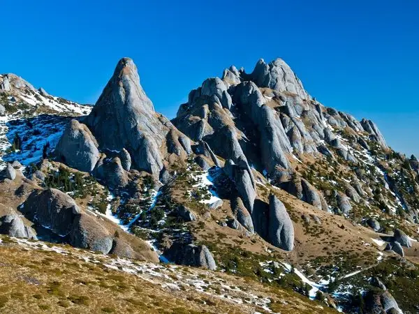 Băile Herculane (DN67D) în dreptul Hidrocentralei - Poiana Șaua Padina - Creasta Munţilor Mehedinţi