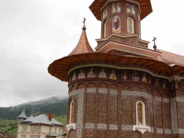 Colacu - culmea Obcinei Mestecănişului - Ciocăneşti