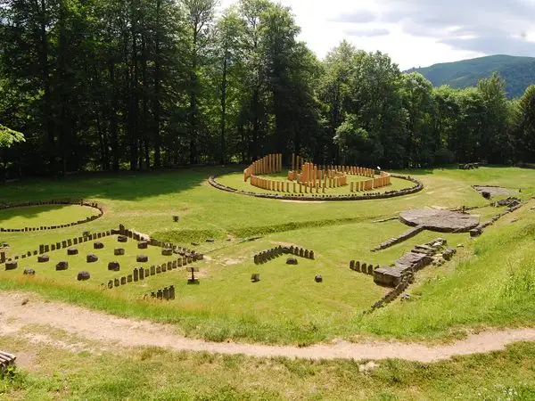 Costeşti - Sarmizegetusa Regia - Vârful Godeanu