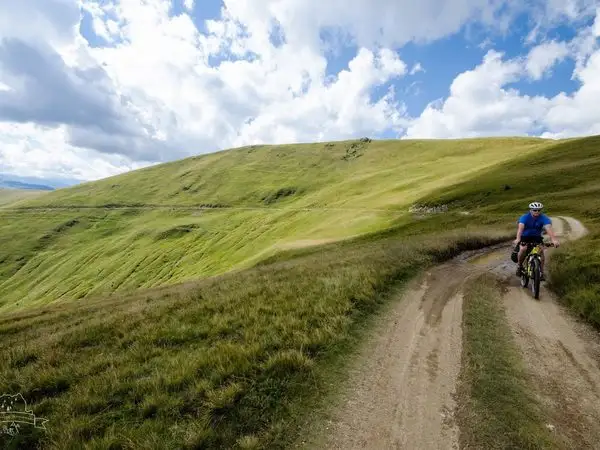 MTB în Munții Latoriței: Cheile Latoriței - Drumul Strategic - Valea Rudăreasa