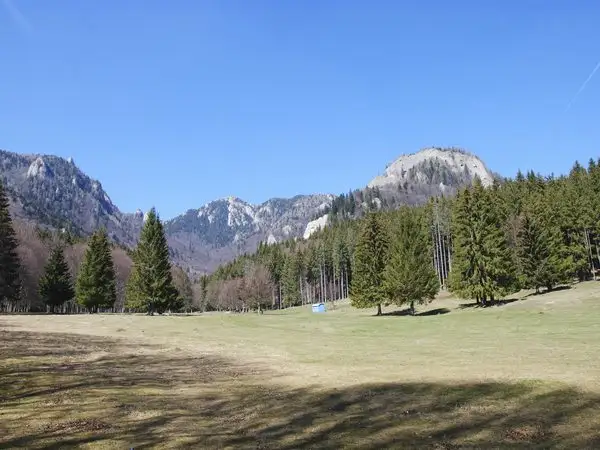 Băile Herculane (DN67D) în dreptul Hidrocentralei - punct belvedere - Creasta Munţilor Mehedinţi
