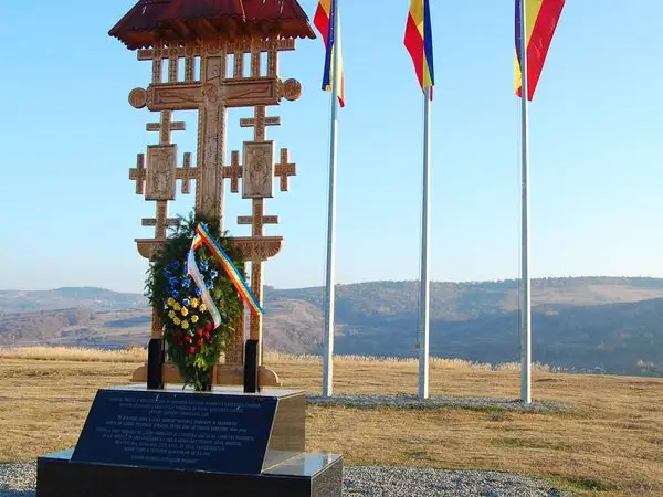 Cartierul Mănăștur - Izvorul Dr. Bilașcu - Tureni - Ciurila - Coasta Dumbrăvilor - lângă Cetatea Fetei - Centrul Comercial „Vivo”