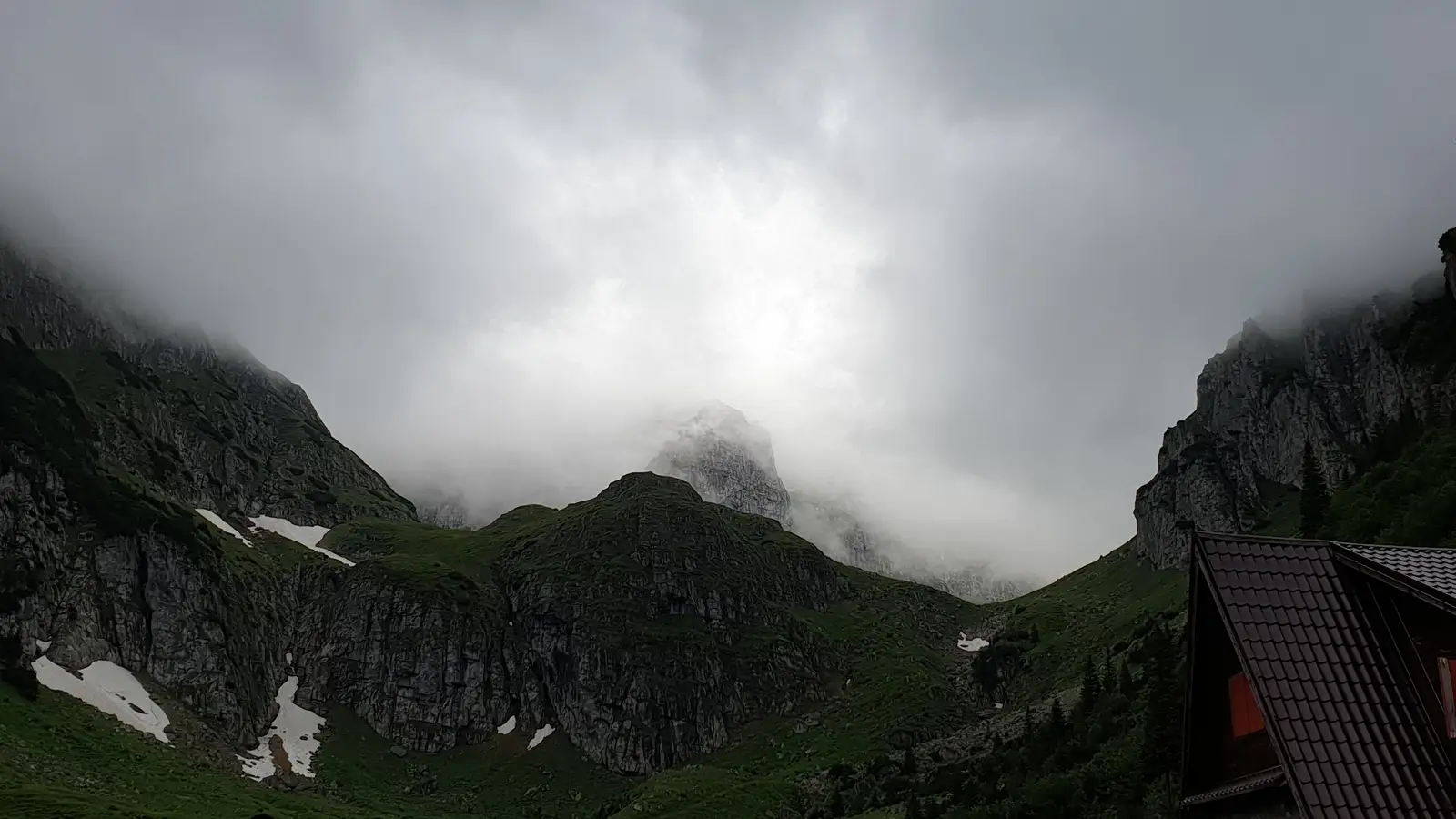 Cabana Gura Diham-Cabana Poiana Izvoarelor-Cabana Malaiesti-Cabana Gura Diham
