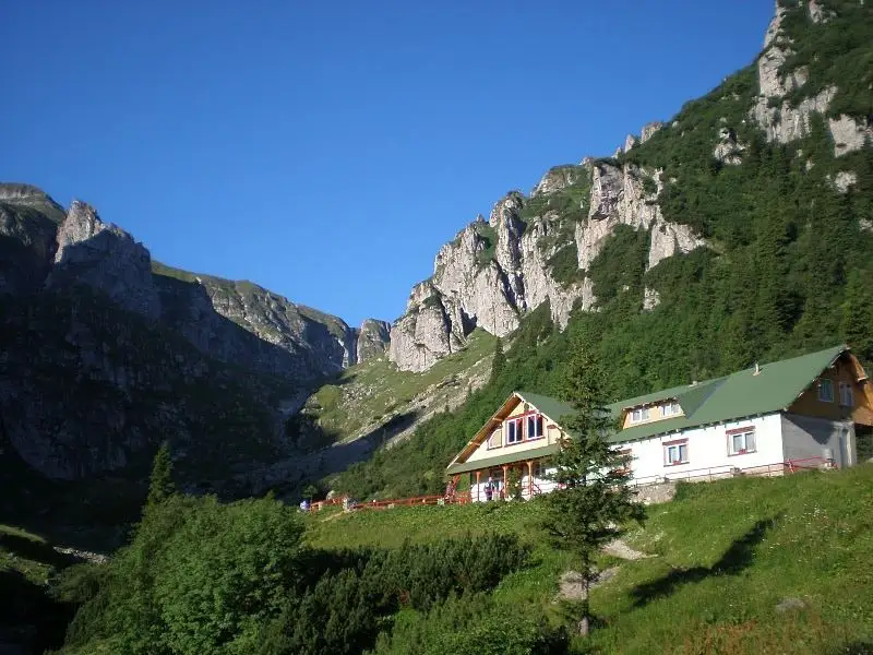 Cabana Diham-Cabana Malaiesti prin Pichetul Rosu