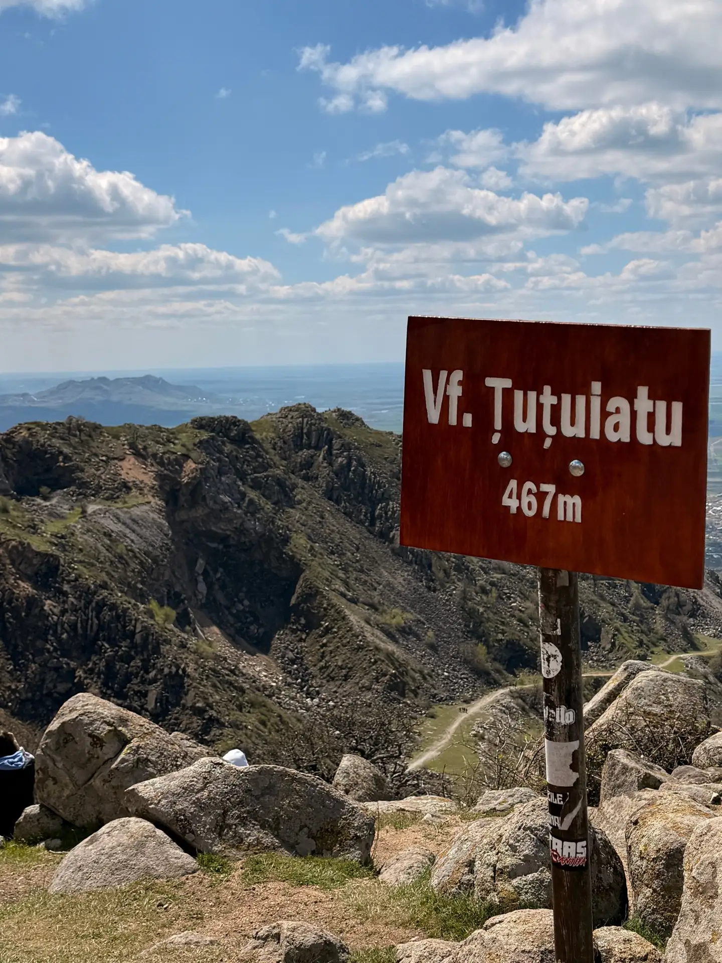 Traseu Luncavita - Vf. Tutuianu (Muntii Macin)