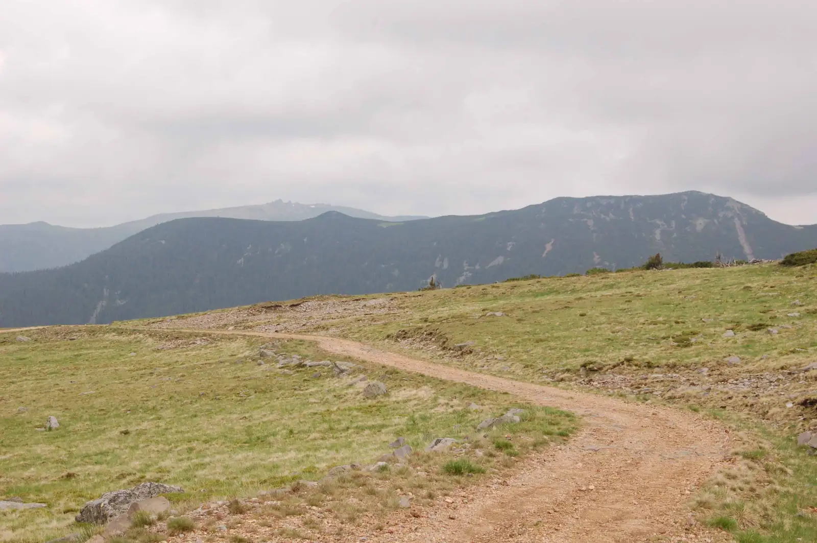 Neagra Şarului - lângă Vârful Negoiul Românesc - Vârful Răţiţiş
