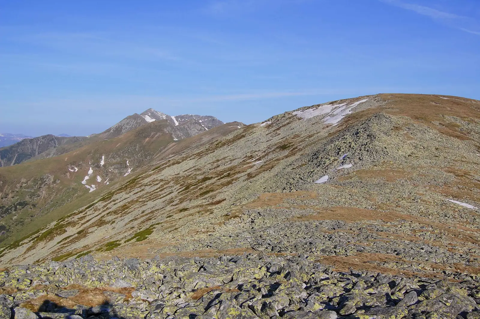 Vulcan (Paroşeni) - Vârful Pilugu Mare - Piatra Iorgovanului - spre Munţii Godeanu