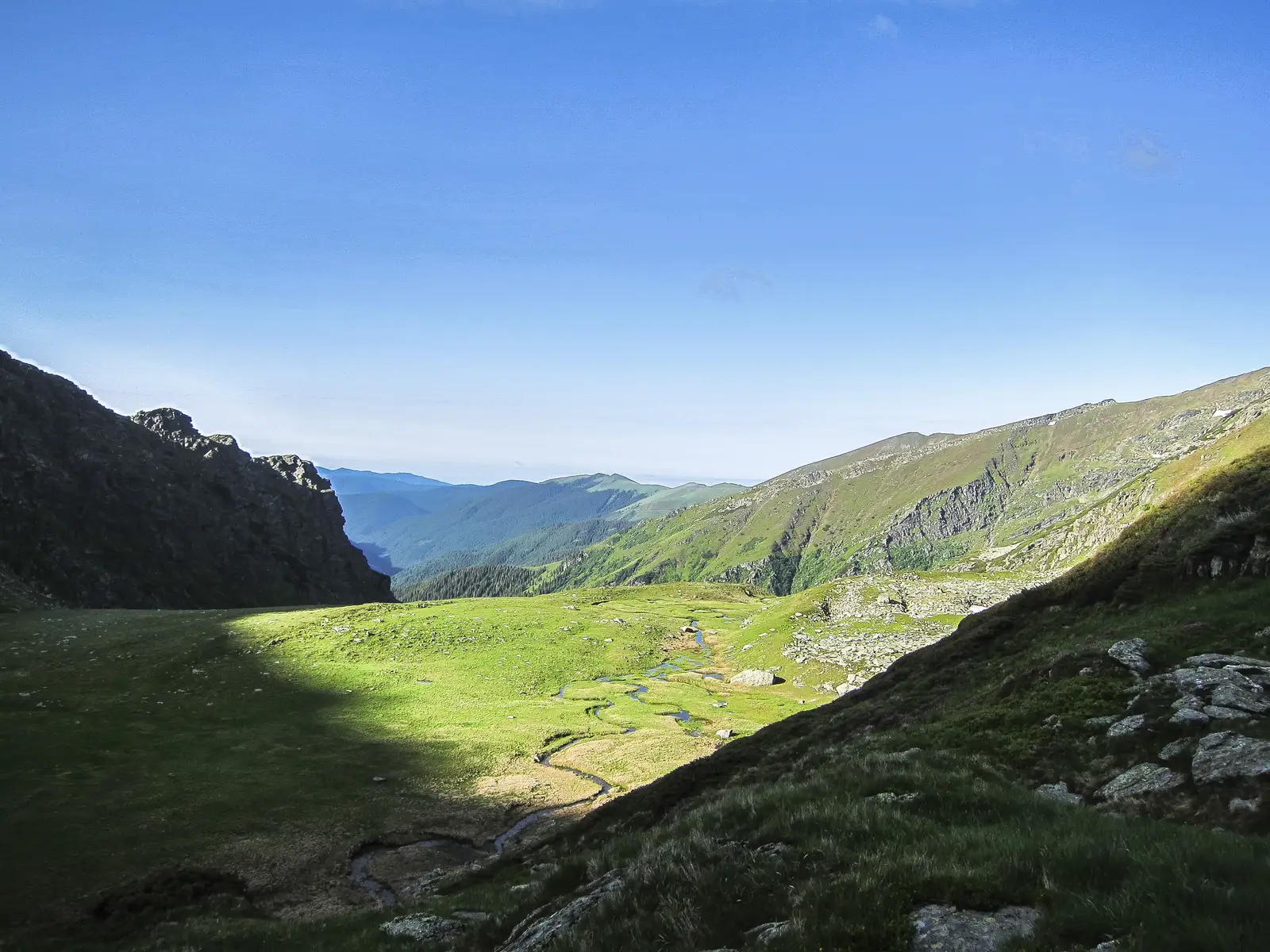 Complexul Turistic Piscul Negru - Valea Călţun - creasta principală