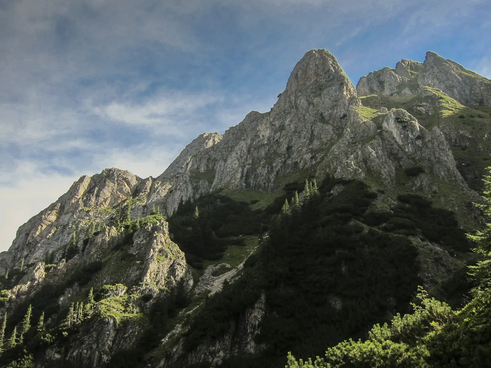 Valea Sâmbetei - Piatra Caprei - Căldarea sub Cheia Bândei