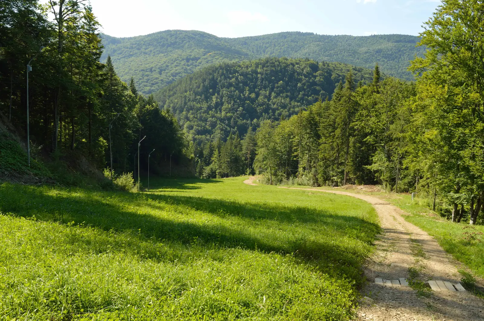 Slănic Moldova (Parcul Central) - Valea Dobru - Pârtia de schi Nemira