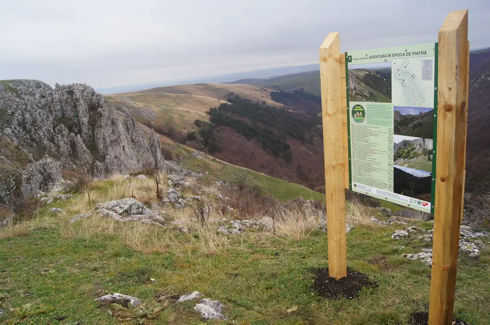 Poteca tematică „Aventură în Epoca de Piatră”