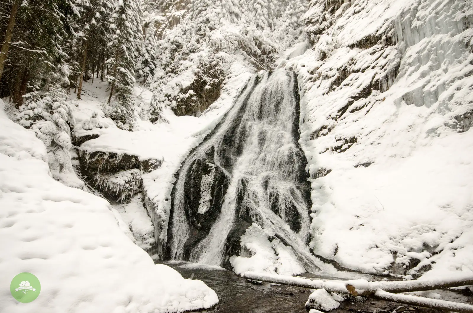 Cascada Vălul Miresei - Vârful Lespezi
