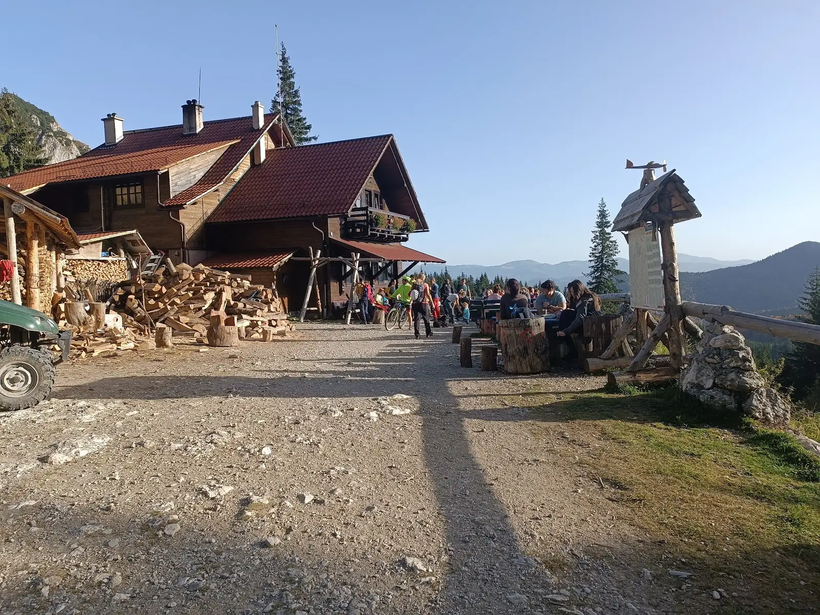 Zărnești - Fântâna lui Botorog - Cabana Curmătura - Prăpăstiile Zărneștilor - Zărnești