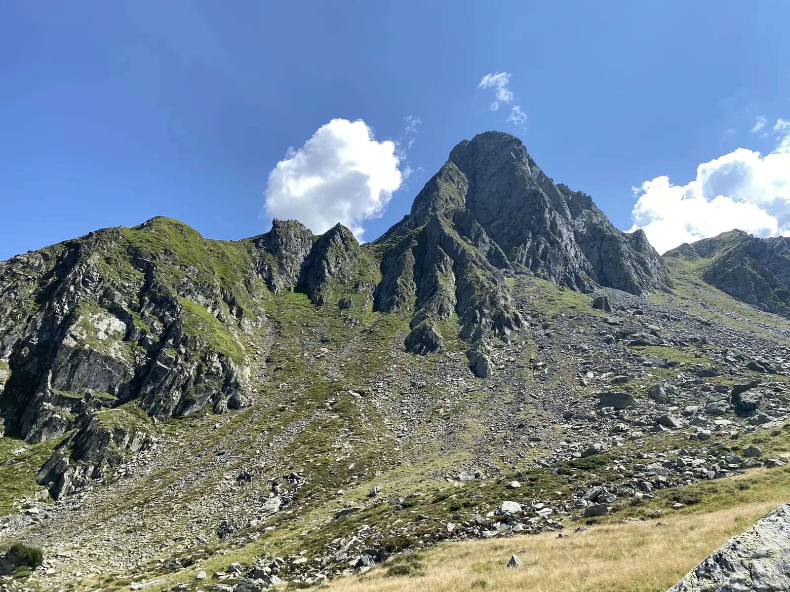 Valea Sambata - Fereastra mare Sambetei-Coltul Balaceni