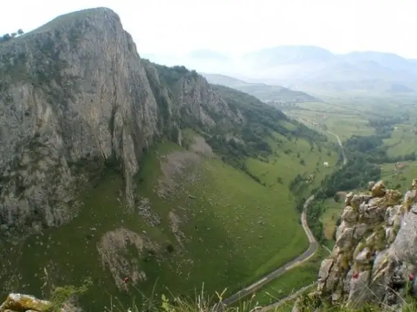 Runc - Cheile Runcului - Lunca Largă - Scărița Belioara - Poiana Cornu Pietrei - Cheile Pociovaliștei - Runc