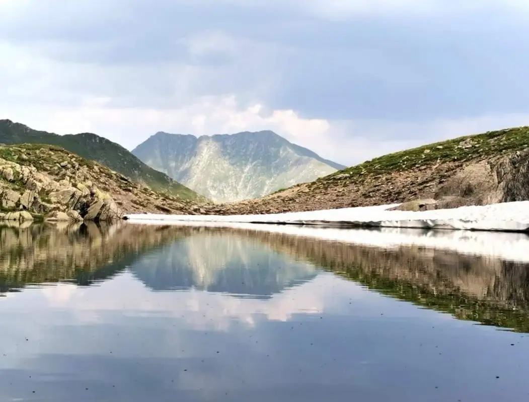 Caldarea Fundu Caprei- Refugiul Fereastra Zmeilor- La 3 pasi de moarte- Lacul Podul Giurgiului- Saua Corabia