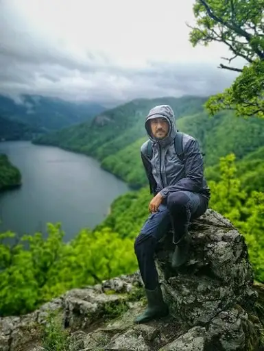
                                                         Cosmin Duma